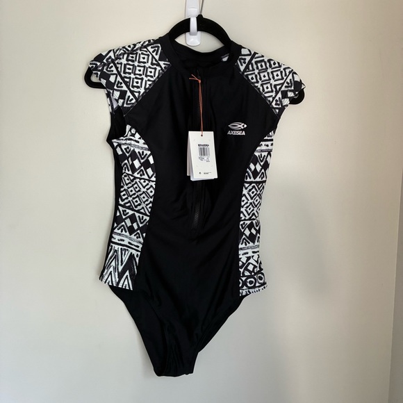 axesea Other - Axesea UPF 50+ Coverage Modest Black One-Piece Swimsuit Short Sleeve Size 10 NWT